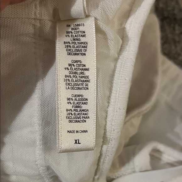 SKIMS White Pointelle scoop neck bralette - Picture 6 of 7